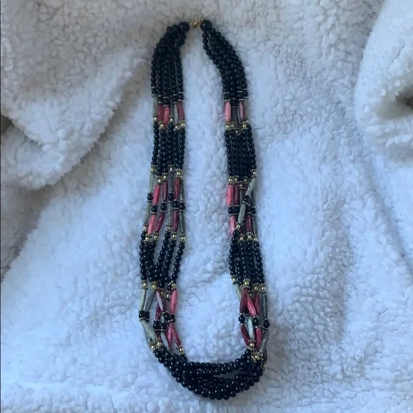 Vintage black beaded necklace - Picture 4 of 9